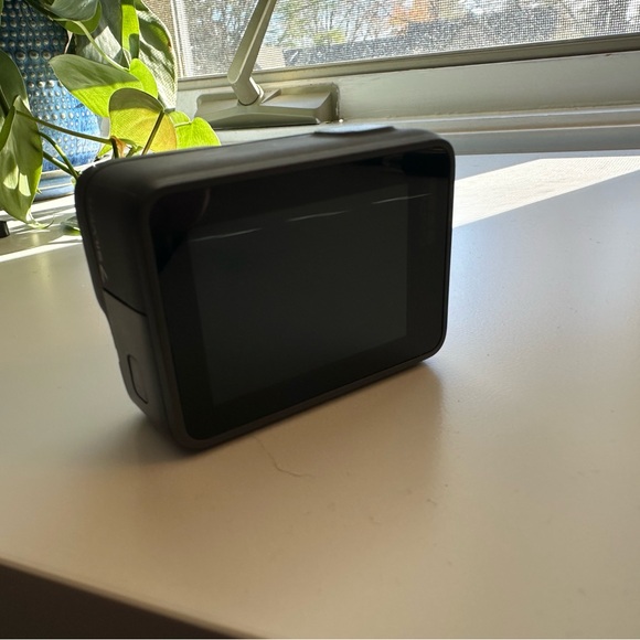 GoPro Silver 7 and accessory case - Picture 2 of 8